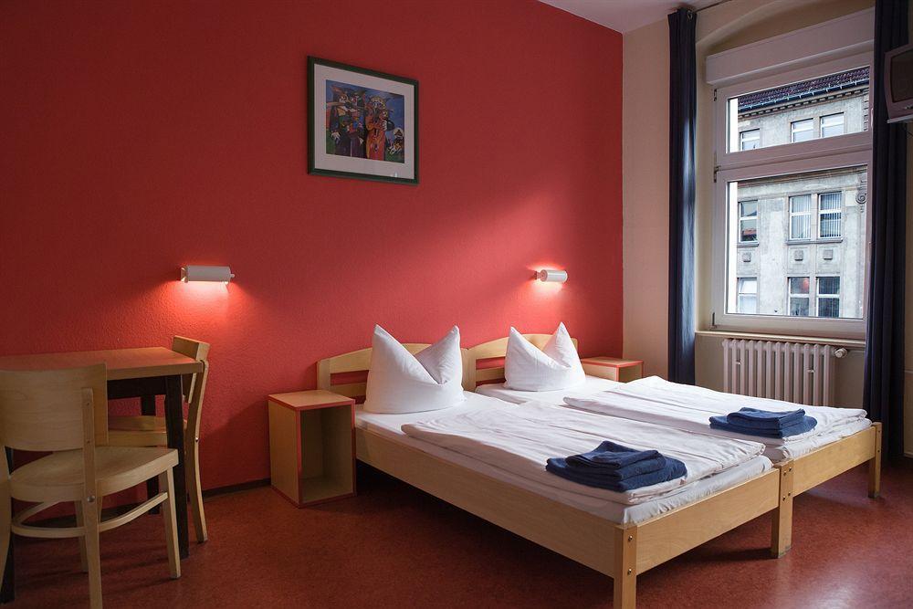 Acama & Schoeneberg Hotel 2*